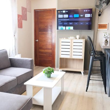 2-Bedroom Boutique City Condo - Newly Renovated! Cebu Stadt Exterior foto