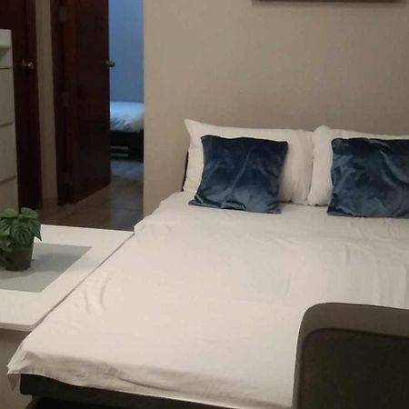 2-Bedroom Boutique City Condo - Newly Renovated! Cebu Stadt Exterior foto