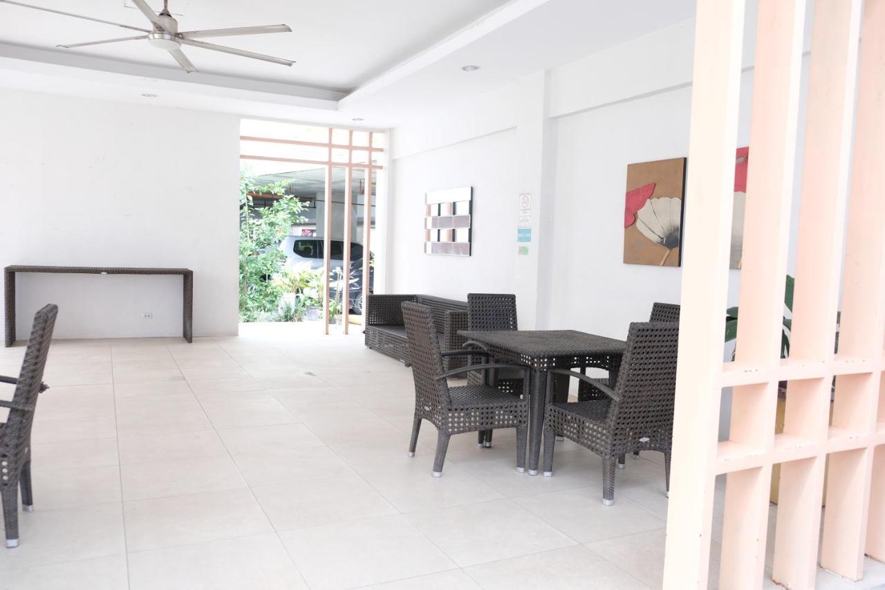 2-Bedroom Boutique City Condo - Newly Renovated! Cebu Stadt Exterior foto