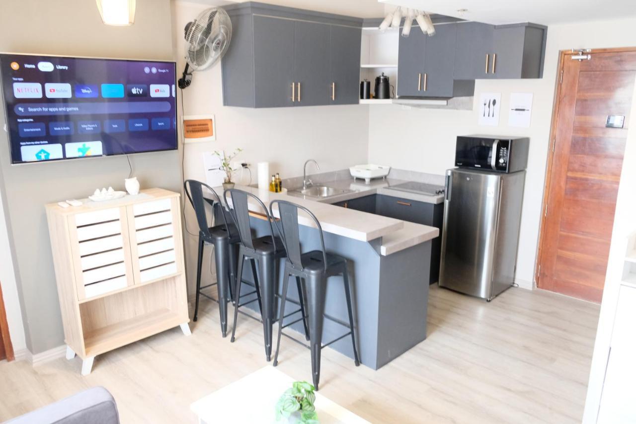 2-Bedroom Boutique City Condo - Newly Renovated! Cebu Stadt Exterior foto
