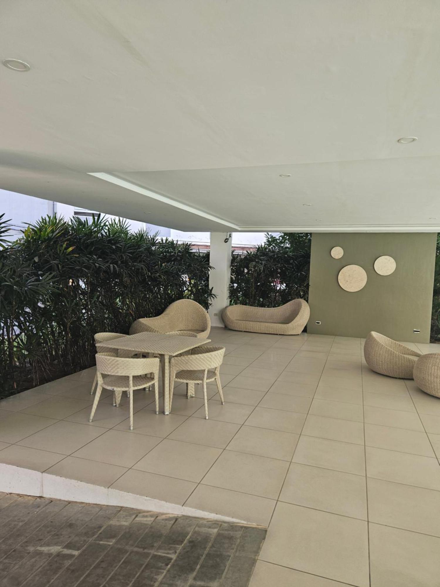 2-Bedroom Boutique City Condo - Newly Renovated! Cebu Stadt Exterior foto